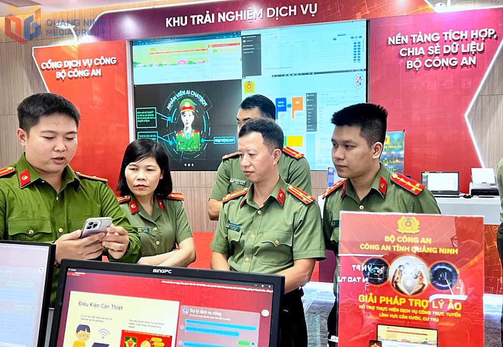 Công an tỉnh Quảng Ninh giới thiệu về “Trợ lý ảo hỗ trợ thực hiện dịch vụ công trực tuyến trong lĩnh vực căn cước, cư trú” trong khuôn khổ các hoạt động tại Hội nghị trực tuyến toàn quốc chuyển đổi số lần thứ 3.