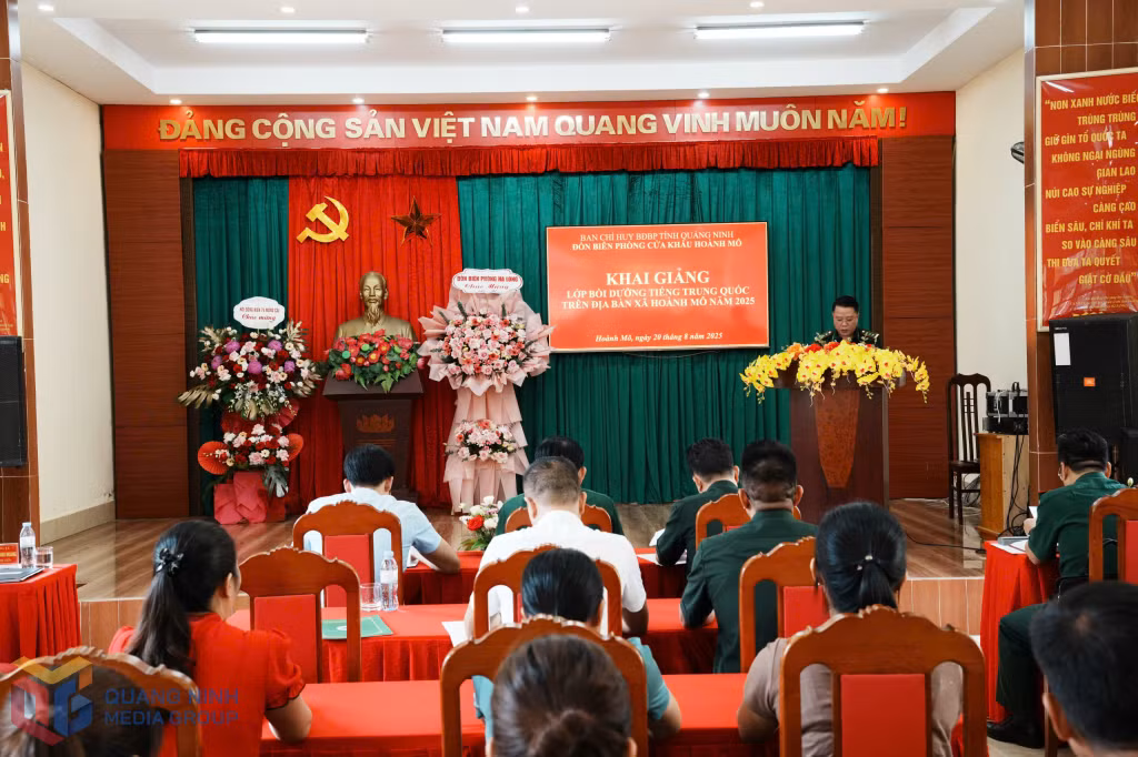 Quang cảnh lớp khai giảng