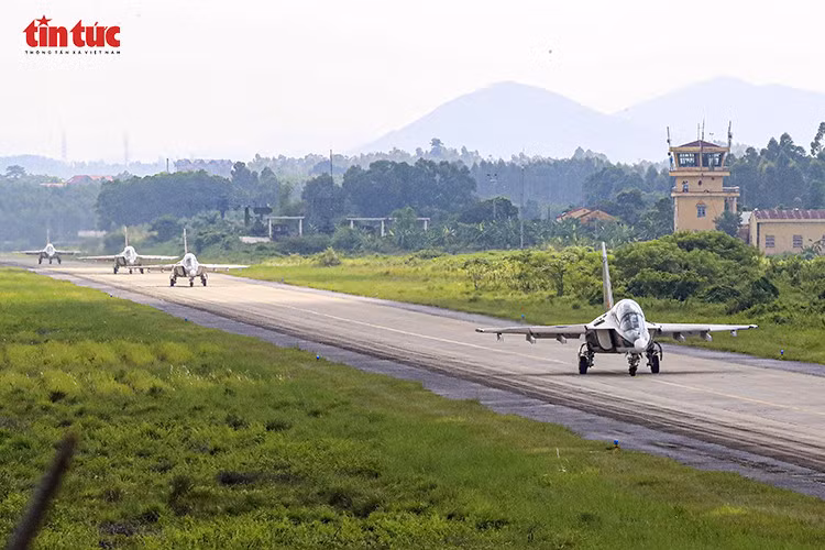 Những cánh bay A80 khép lại buổi luyện tập với đội hình hoàn hảo, sẵn sàng cho ngày hội lớn của dân tộc.
