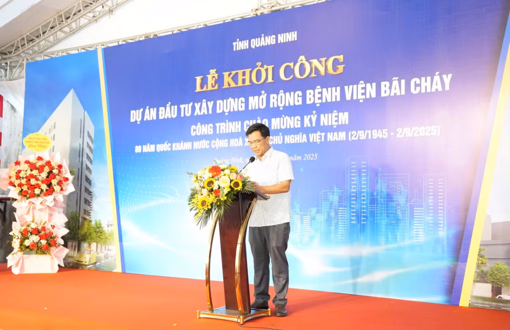 Đại diện chủ đầu tư - Ban Quản lý dự án đầu tư xây dựng khu vực I phát biểu tại Lễ khởi công.
