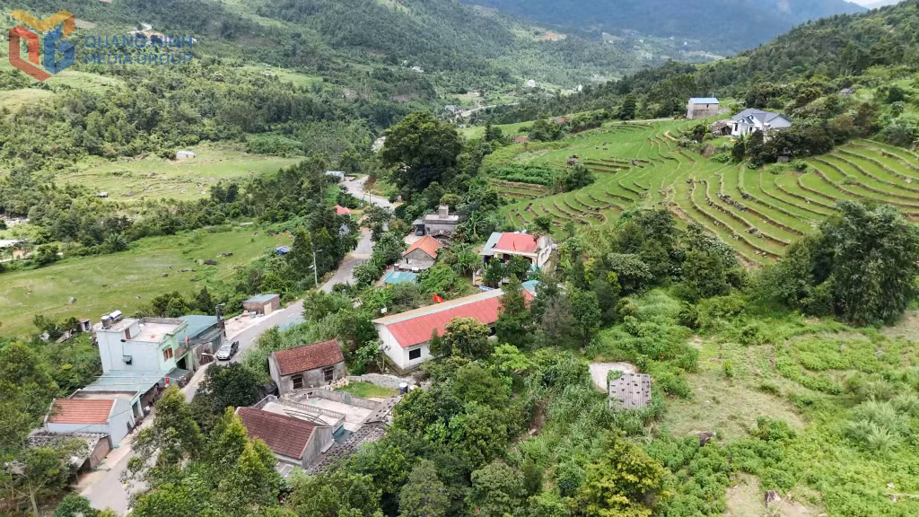 Xã nhìn từ trên cao 