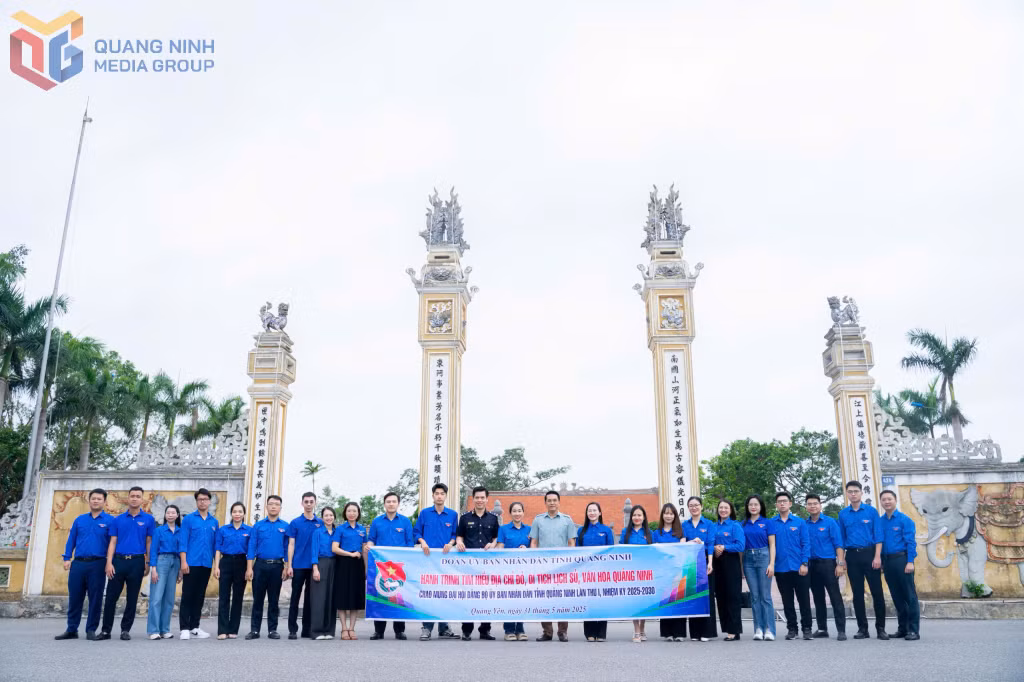 Đoàn Thanh niên UBND tỉnh tổ chức hành trình tìm hiểu địa chỉ đỏ, di tích lịch sử, văn hoá Quảng Ninh chào mừng Đại hội đại biểu Đảng bộ UBND tỉnh nhiệm kỳ 2025-2030.