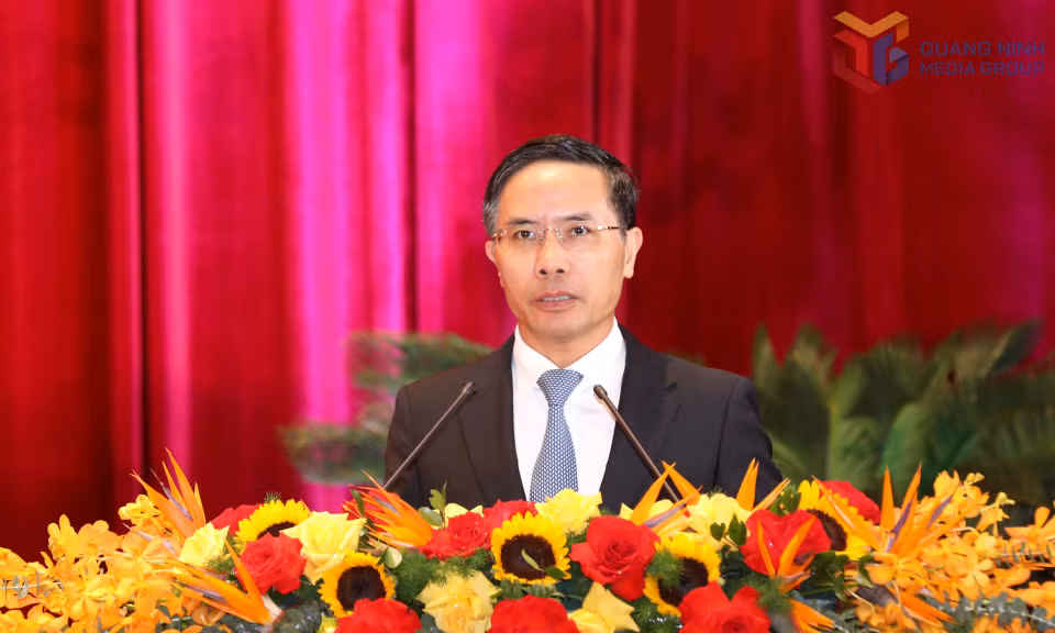 Đồng chí Phạm Đức Ấn, Phó Bí thư Tỉnh ủy, Chủ tịch UBND tỉnh, phát biểu tại Đại hội.