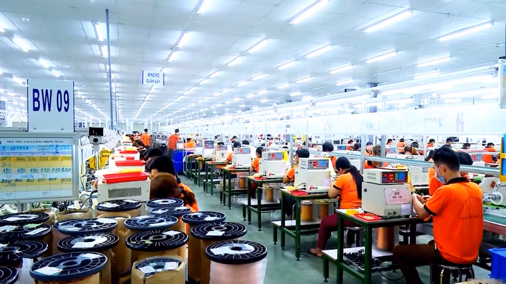 Sản xuất tại CCN Cẩm Thịnh (TP Cẩm Phả) (7-2024). Ảnh Mạnh Trường