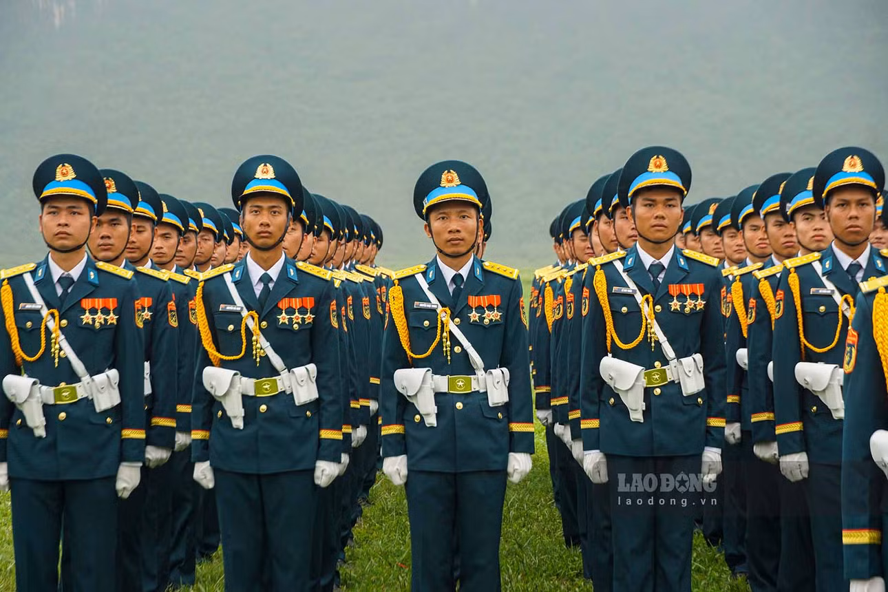 Toàn cảnh tổng duyệt diễu binh kỷ niệm 70 năm Chiến thắng Điện Biên Phủ ảnh 2
