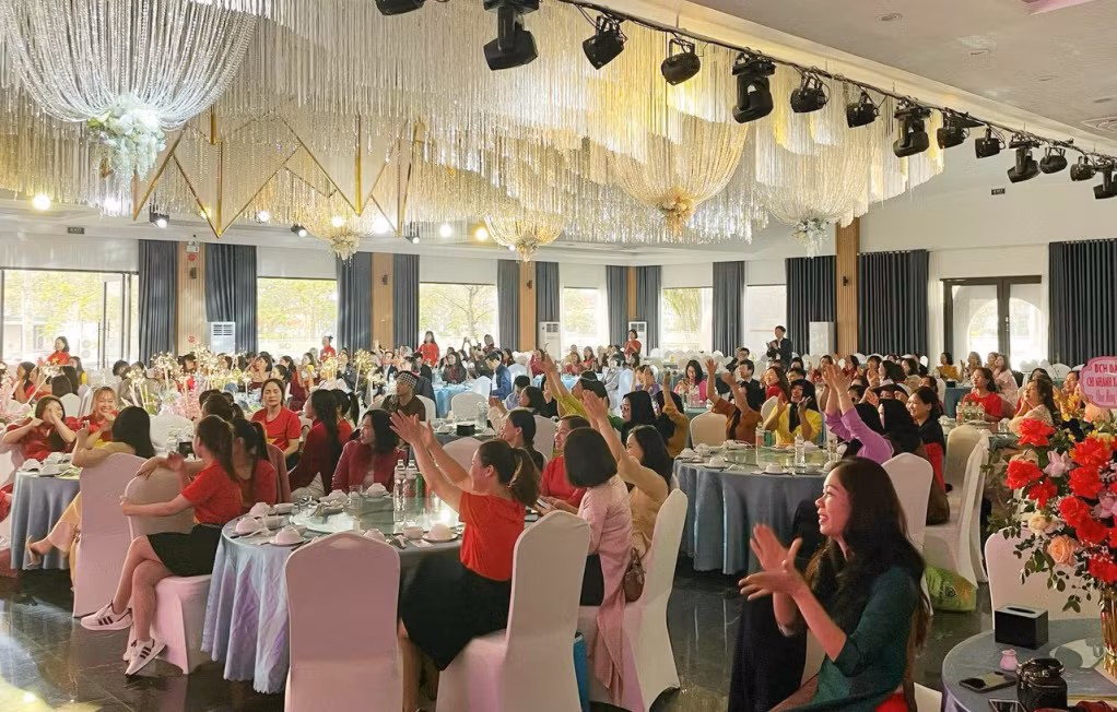 Nhà hàng The One Palace được mở rộng đáp ứng nhu cầu của du khách.