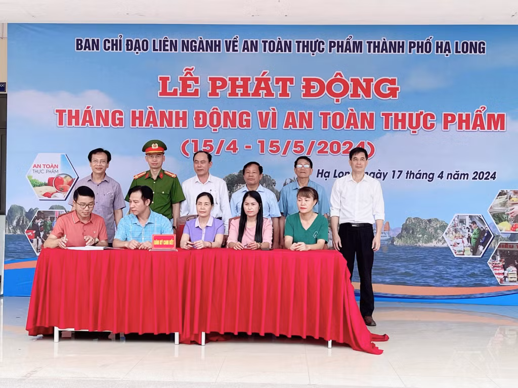 Ký cam kết ATVSTP.
