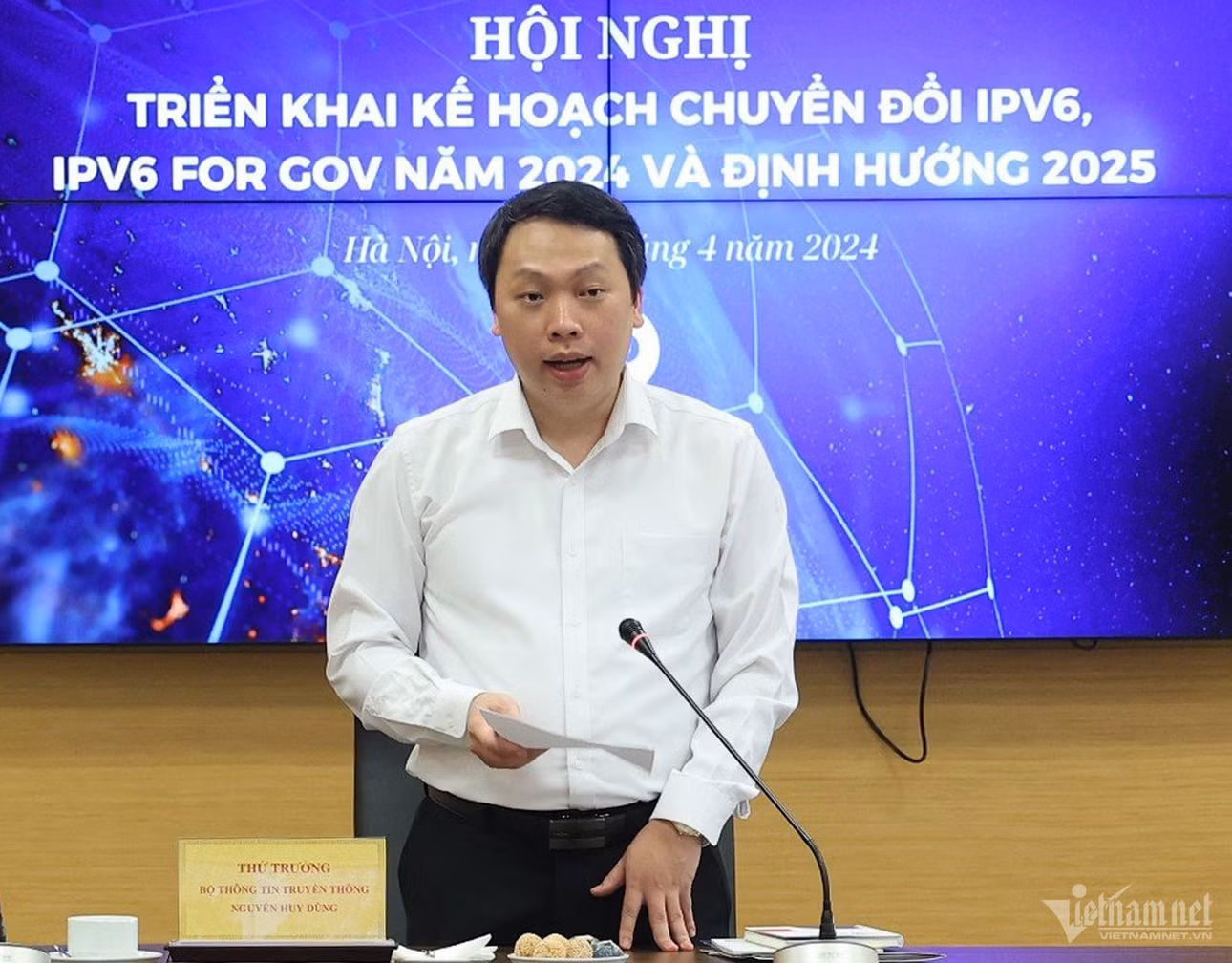 Theo Thứ trưởng Nguyễn Huy Dũng, chuyển đổi IPv6 là xu thế không thể đảo ngược, không thể chậm trễ và cần có sự tham gia đồng lòng của tất cả cơ quan, đơn vị, doanh nghiệp. Ảnh: T.M