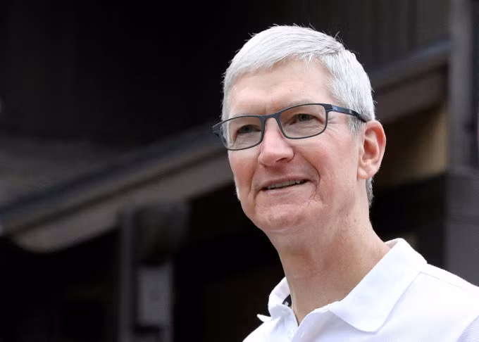 CEO Apple Tim Cook trong một sự kiện ở Sun Valley năm 2019. Ảnh: Reuters