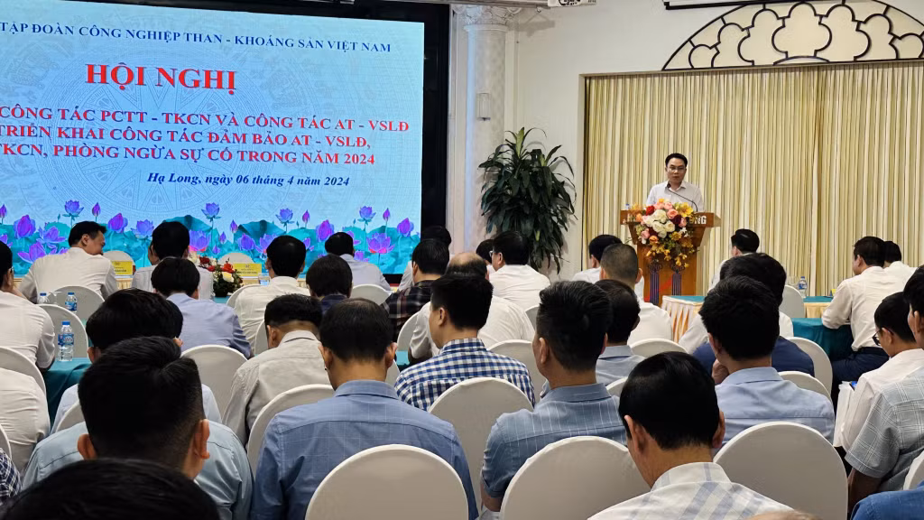 Quang cảnh hội nghị.