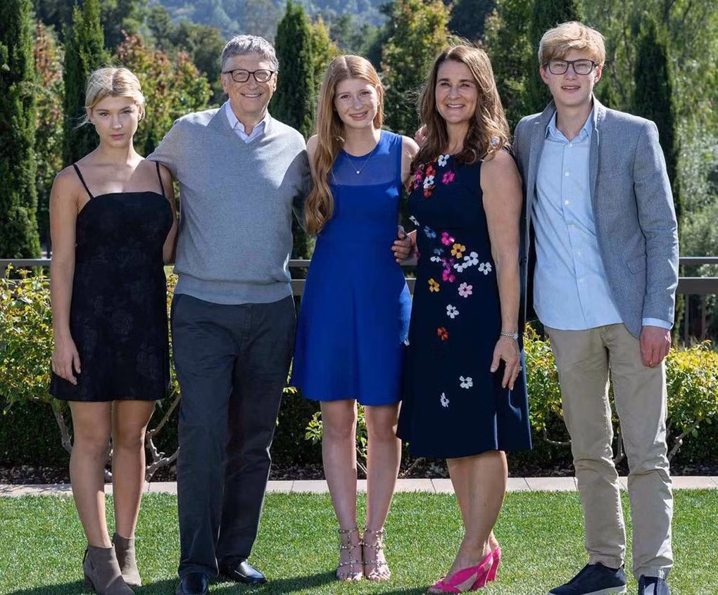 Bill Gates và vợ cũ có với nhau 3 người con, trước khi cặp đôi này chia tay vào 2021 sau 27 năm chung sống (Ảnh: People).
