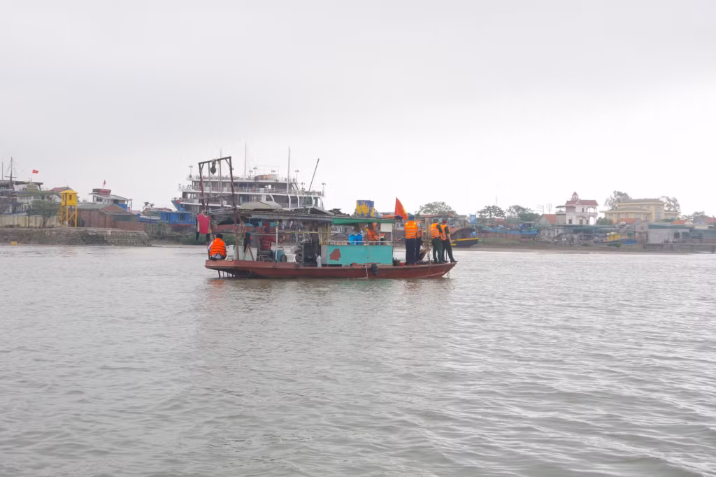 Các lực lượng chức năng tiếp tục tập trung tìm kiếm các nạn nhân mất tích.