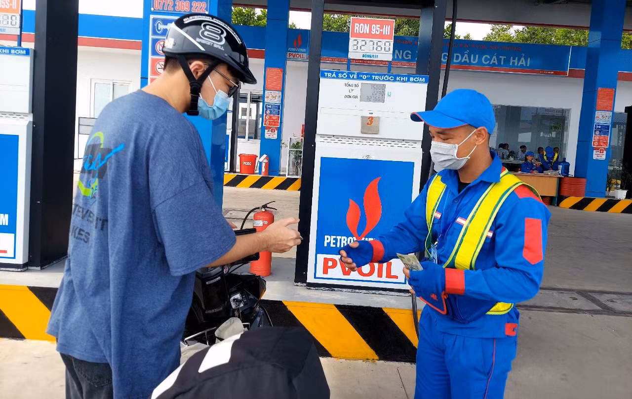 Tổng cục Thuế đang hỗ trợ PVOIL trong quá trình khắc phục sự cố. Ảnh: Huy Hùng