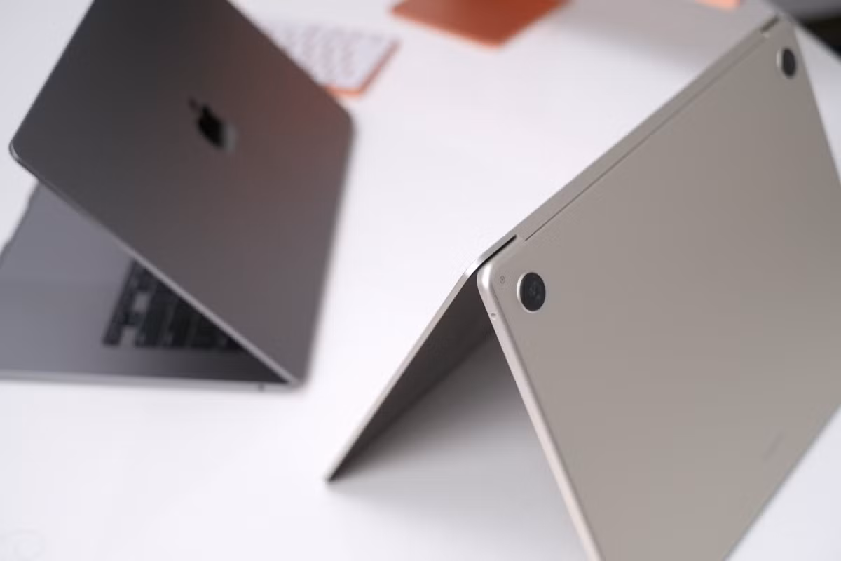 Mở hộp MacBook Air 15 inch dùng chip M3 ảnh 3