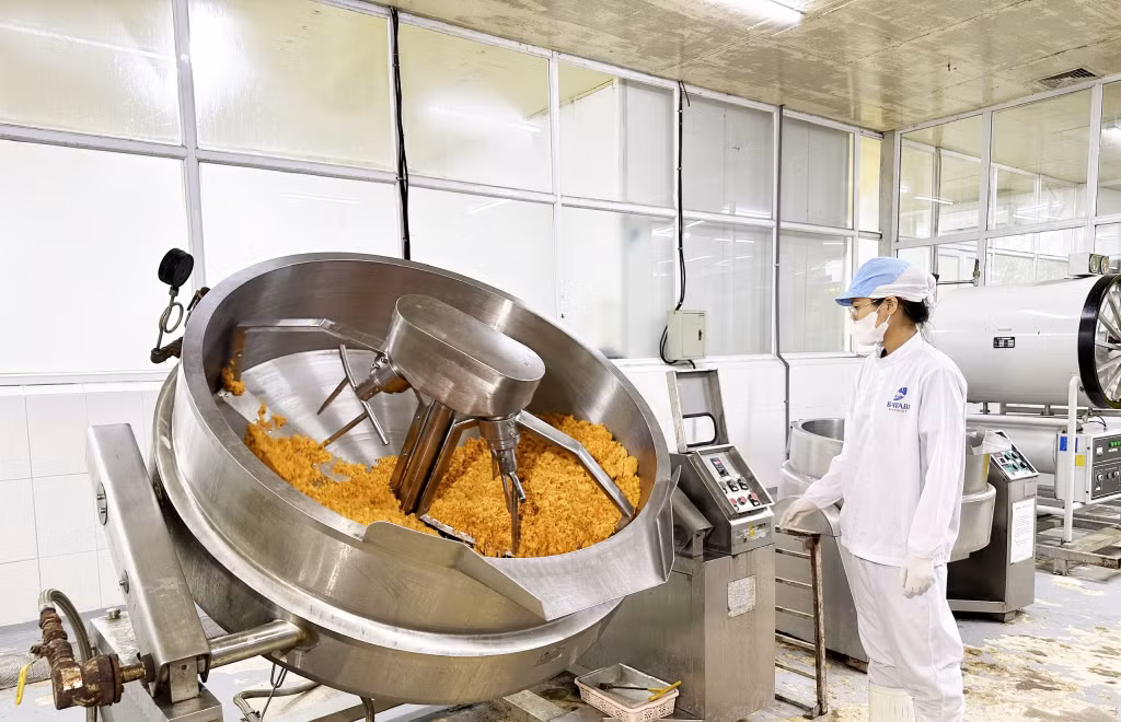 Dây chuyền sản xuất hiện đại tại Công ty TNHH Sản xuất và Thương mại thuỷ sản Quảng Ninh (BAVABI).