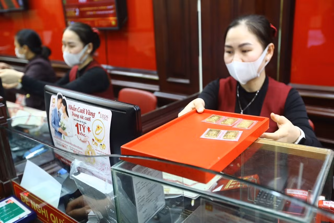 Nhiều ý kiến đề xuất cấp phép sản xuất vàng miếng cho doanh nghiệp đáp ứng đủ điều kiện.