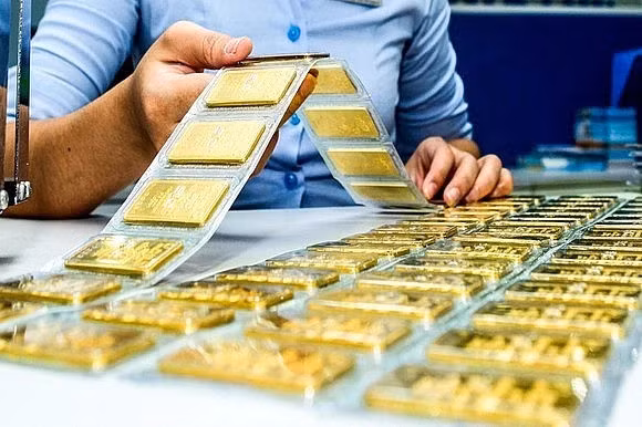 Thủ tướng yêu cầu xử lý ngay và luôn tình trạng chênh lệch giá vàng miếng trong nước và quốc tế ảnh 1