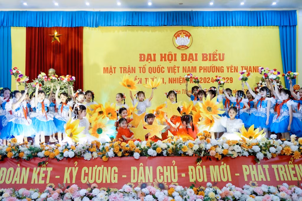 Đại hội MTTQ phường Yên Thanh (TP Uông Bí) được tổ chức trang trọng, vui tươi, dân chủ. Ảnh: Hồng Hoàn (CTV)