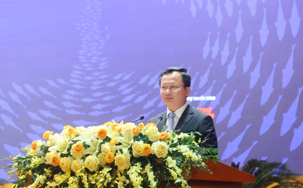 Đồng chí Cao Tường Huy, Phó Bí thư Tỉnh ủy, Chủ tịch UBND tỉnh, phát biểu bế mạc hội nghị.