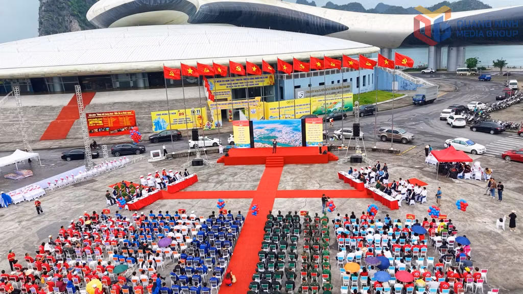 Quang cảnh Lễ mít tinh hưởng ứng Ngày Pháp luật nước Cộng hòa Xã hội chủ nghĩa Việt Nam năm 2025. Ảnh: Nguyễn Thanh