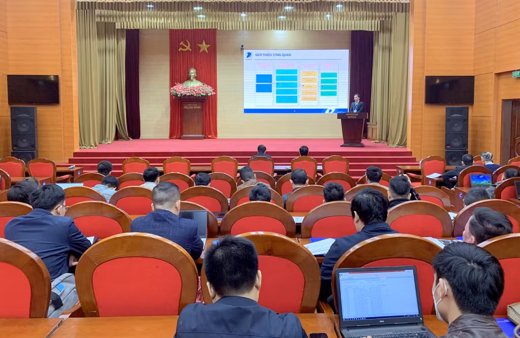 TP Hạ Long tổ chức tập huấn sử dụng phần mềm Hệ thống thông tin đất đai tỉnh Quảng Ninh VNPT iLIS và hệ thống CSDL về đất đai cho đội ngũ cán bộ, chuyên viên theo dõi công tác quản lý đất đai.