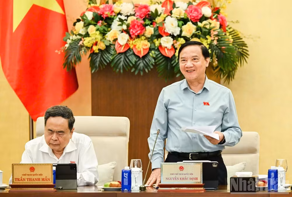 Phó Chủ tịch Quốc hội Nguyễn Khắc Định phát biểu kết luận. (Ảnh: DUY LINH)