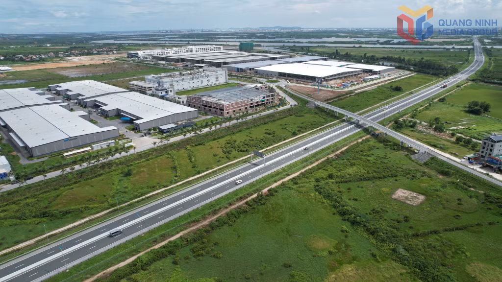 Tuyến cao tốc Hạ Long - Hải Phòng thực sự trở thành “đòn bẩy” mở rộng không gian phát triển của tỉnh. Ảnh: Thành Công