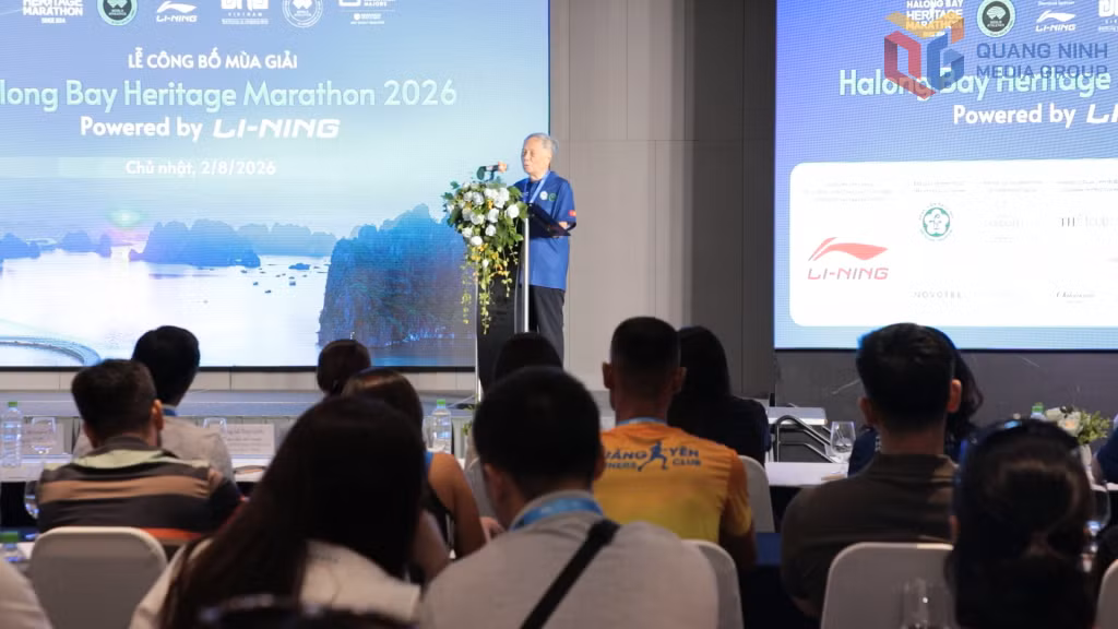 PGS.TS Nguyễn Trí, Tổng Giám đốc Công ty DHA Việt Nam, phát biểu tại lễ công bố mùa giải 2026.