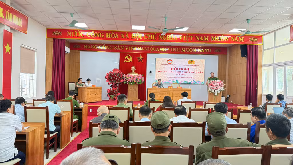 Hội nghị Công an lắng nghe ý kiến nhân dân.