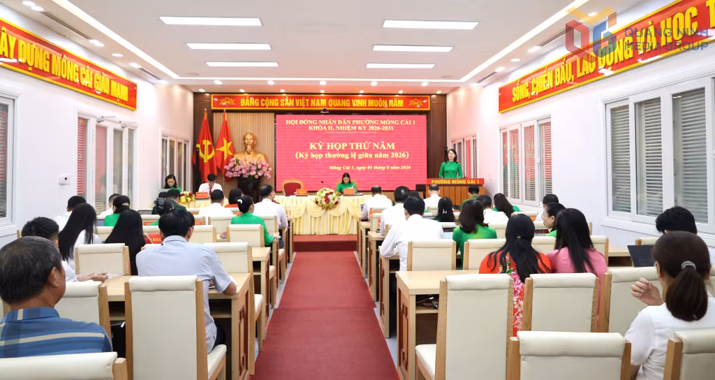 Quang cảnh kỳ họp