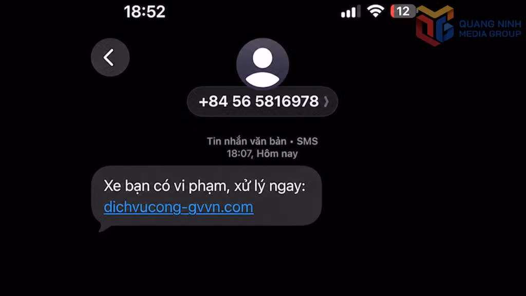 Nhiều người dân nhận được tin nhắn SMS thông báo yêu cầu nộp phạt nguội với nội dung đầy tính thúc ép.