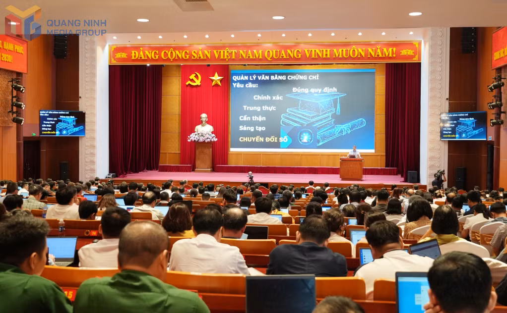 Quang cảnh buổi tập huấn.