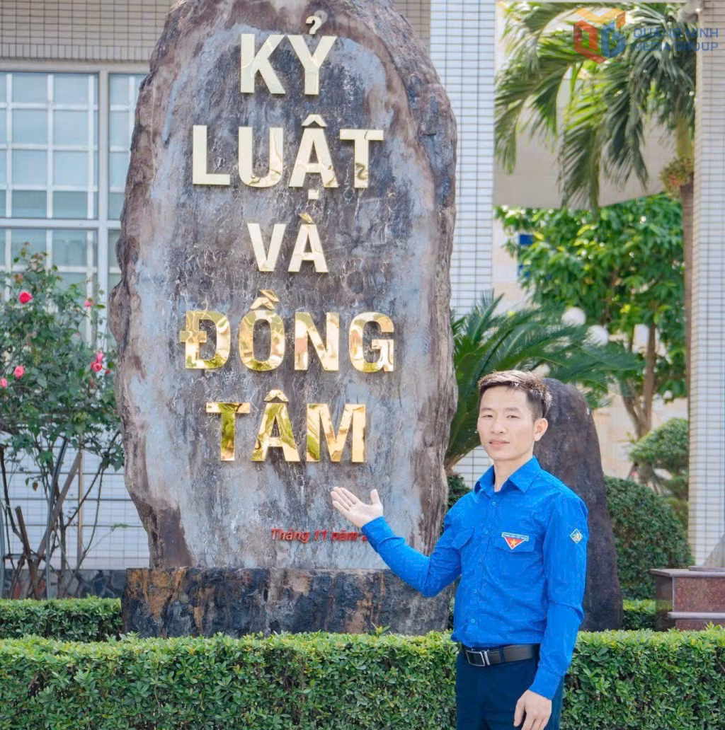 Anh Hà Văn Phong,Tổ trưởng sản xuất, Bí thư Chi đoàn Phân xưởng Đào lò 3, Công ty Than Thống Nhất - TKV.