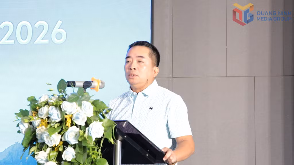 Ông Nguyễn Thanh Tùng, Phó Giám đốc Sở Văn hóa, Thể thao và Du lịch tỉnh Quảng Ninh, phát biểu tại Lễ công bố mùa giải.