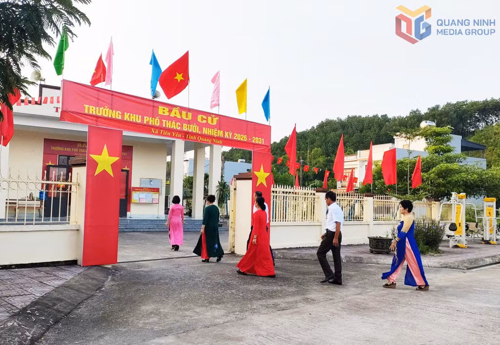 Từ sáng sớm, cử tri đại diện hộ gia đình trên toàn tỉnh đã có mặt tại khu vực bỏ phiếu để lựa chọn trưởng thôn, bản, khu phố nhiệm kỳ 2026-2031. Ảnh: Xuân Thao (CTV)