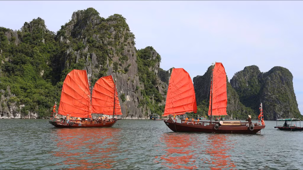 Chiều Hạ Long. Ảnh: Bùi Xuân Hoàng