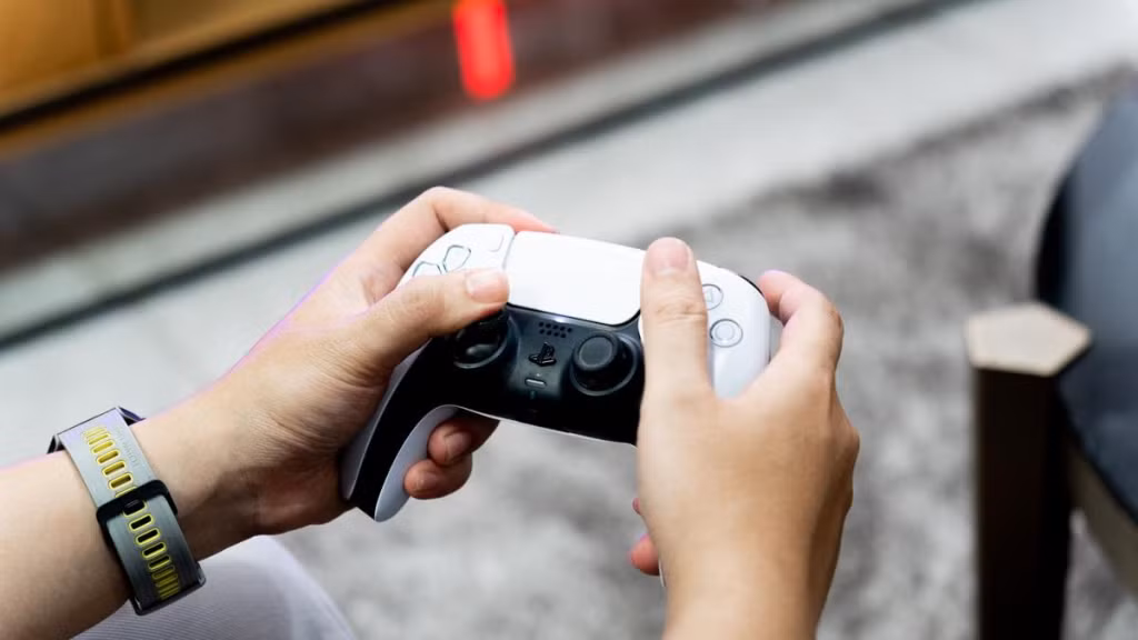 Tay cầm chơi game PS5 xịn có công nghệ tiên tiến.