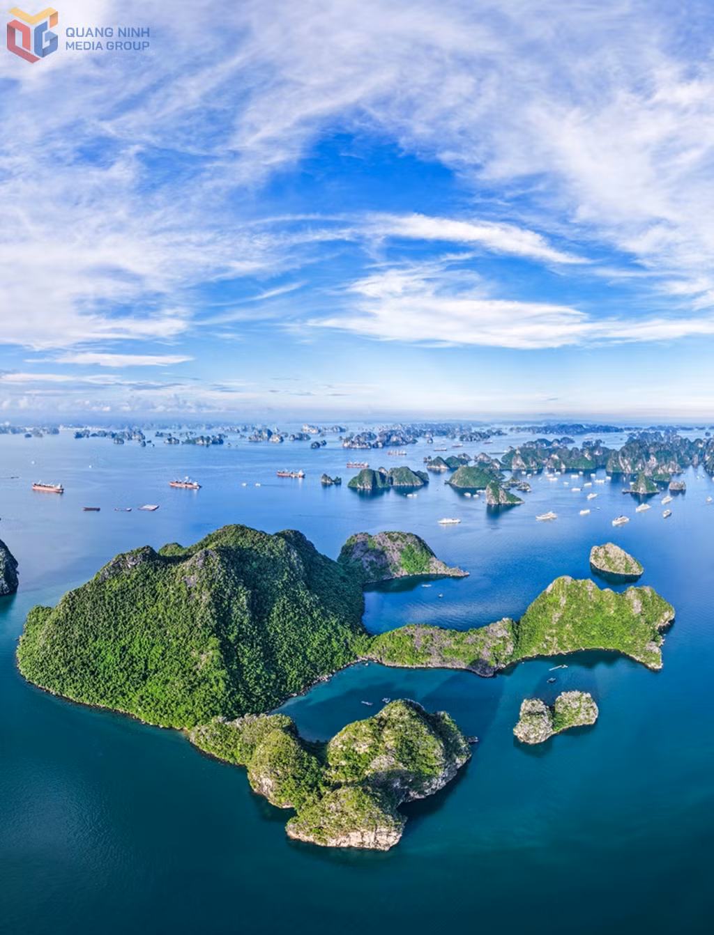 Kỳ quan thiên nhiên thế giới vịnh Hạ Long - điểm đến hấp dẫn hàng đầu của du khách trong nước và quốc tế. Ảnh: Đỗ Giang