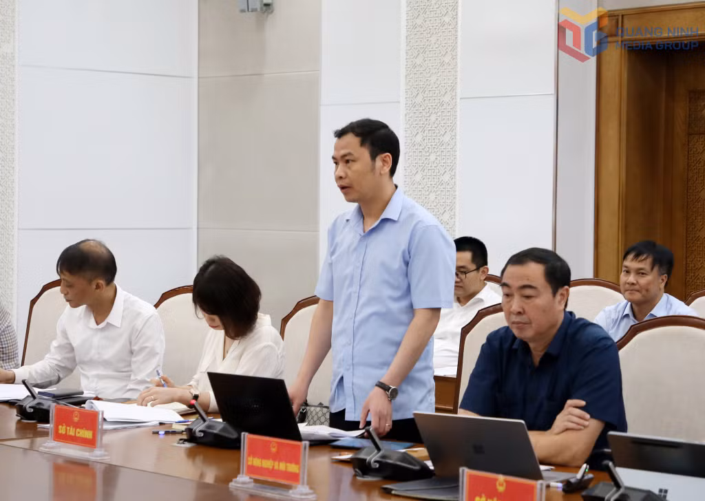 Đồng chí Phạm Hồng Biên, Giám đốc Sở Tài chính, phát biểu tại buổi làm việc.