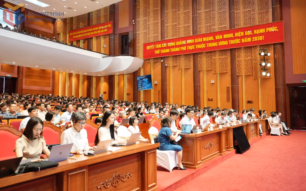 Các đại biểu tham dự chương trình tập huấn. 