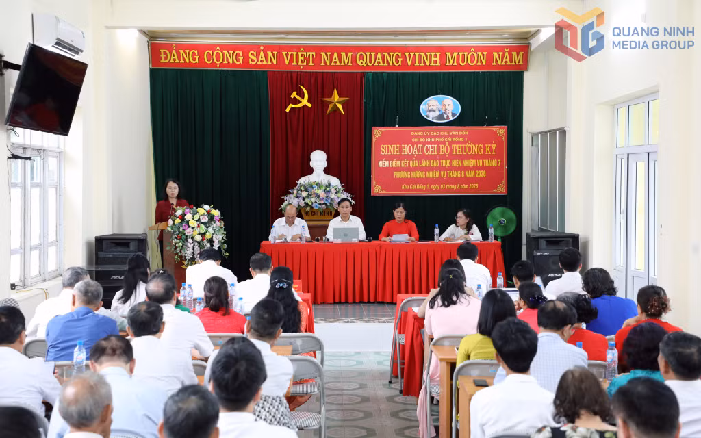 Sinh hoạt chi bộ thường kỳ khu phố Cái Rồng 1.