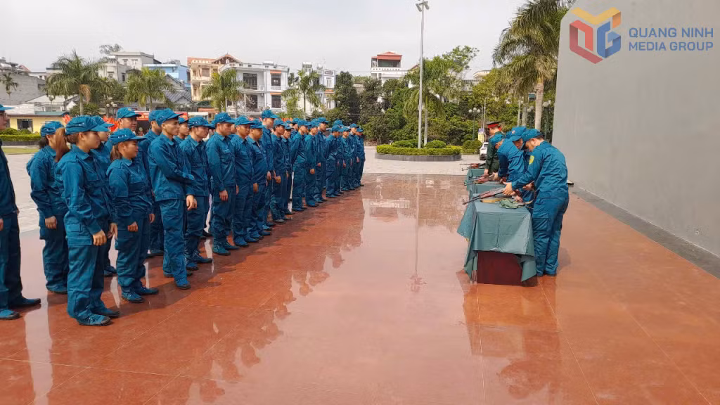 Lực lượng dân quân xã Hoành Mô tham gia huấn luyện nâng cao năng lực sẵn sàng chiến đấu.&nbsp;Ảnh: Đơn vị cung cấp