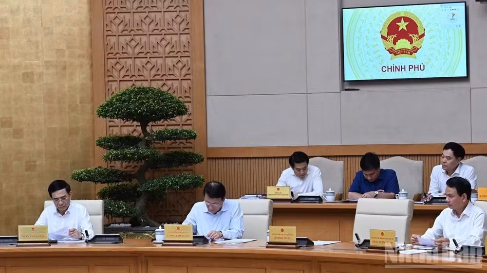 Lãnh đạo các bộ, ngành, các đại biểu tham dự Phiên họp Chính phủ thường kỳ tháng 7. (Ảnh: Trần Hải)