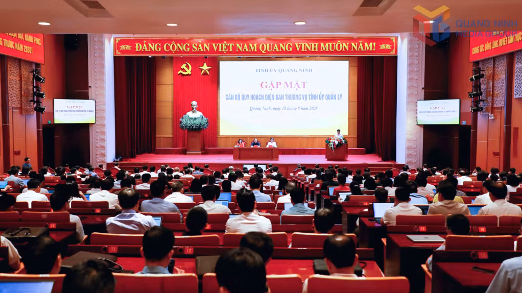 Quang cảnh hội nghị gặp mặt giữa BTV Tỉnh ủy với cán bộ quy hoạch các chức danh diện BTV Tỉnh ủy quản lý.