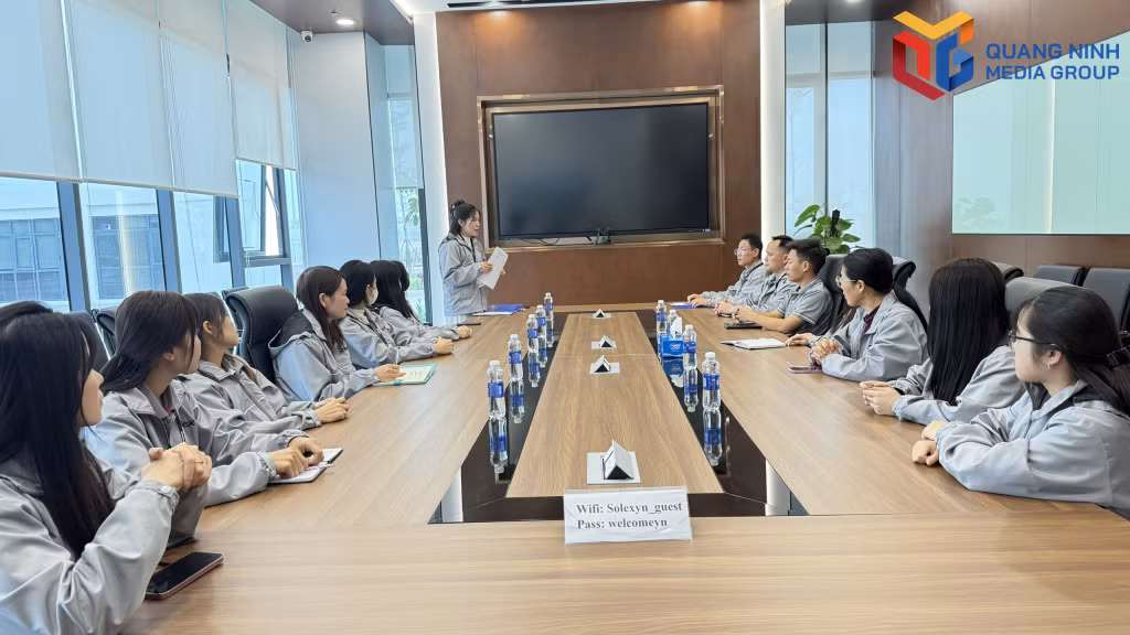 bqn_tr_2542639_cong_doan_cong_ty_tnhh_solex_high_tech_industries_viet_nam_long_ghep_tuyen_truyen_phap_luat_trong_cac_buoi_doi_thoai_lam_viec_voi_chu_doanh_nghiep_18321417.jpg
