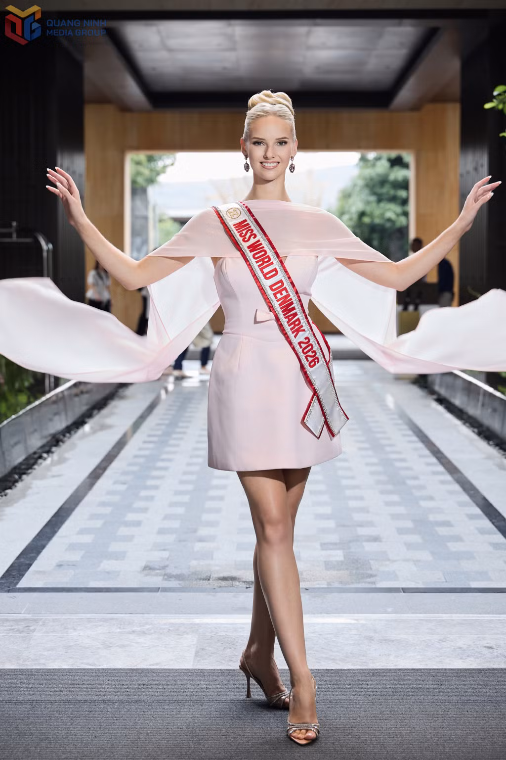 Hoa hậu Josephine Bottger bày tỏ niềm vui và tự hào khi được đại diện Đan Mạch tham dự cuộc thi Miss World 2026 tại Việt Nam.