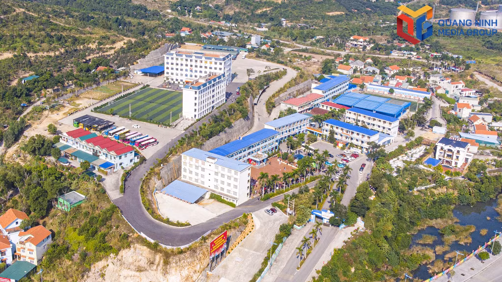 bqn_tr_2542567_truong_nguyen_binh_khiem_15343417.jpg