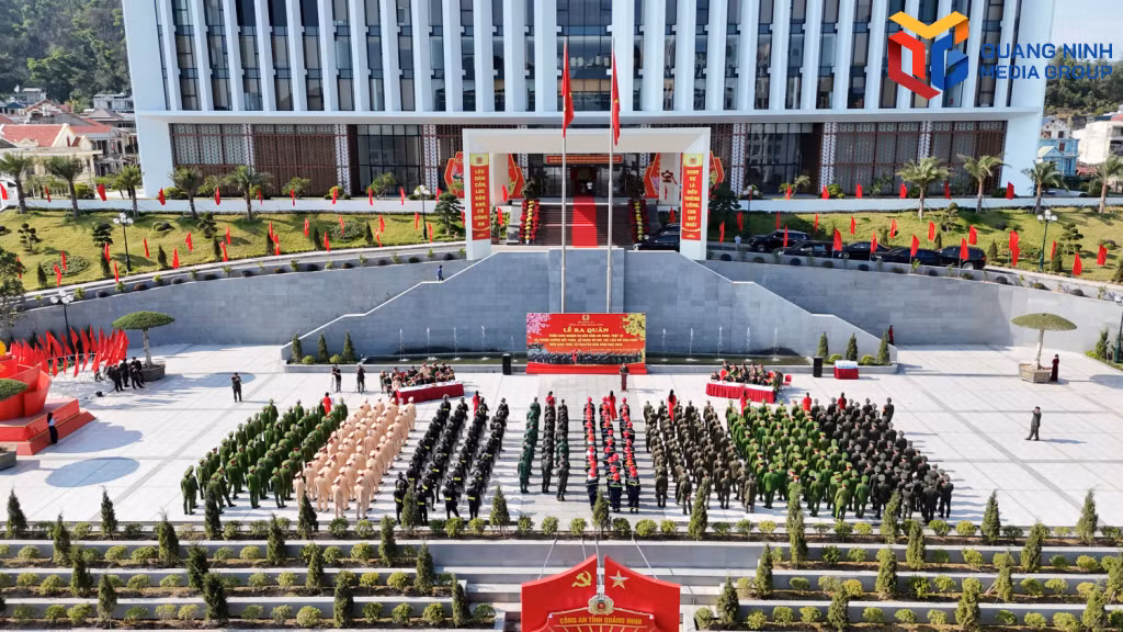 Lễ ra quân bảo đảm an ninh, trật tự đêm Giao thừa Tết Nguyên đán Bính Ngọ 2026 tại Công an tỉnh Quảng Ninh.
