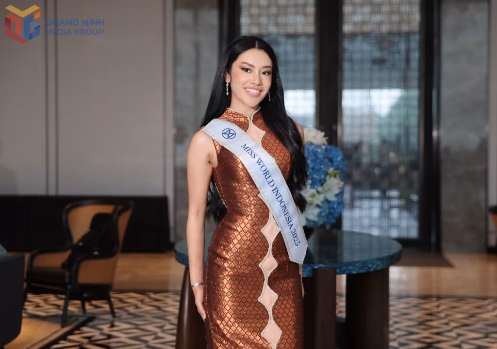 Audrey Bianca Callista, 23 tuổi, Miss World Indonesia, là một trong số ứng viên gây chú ý trên các diễn đàn sắc đẹp nhờ gương mặt khả ái, nền tảng học vấn tốt.