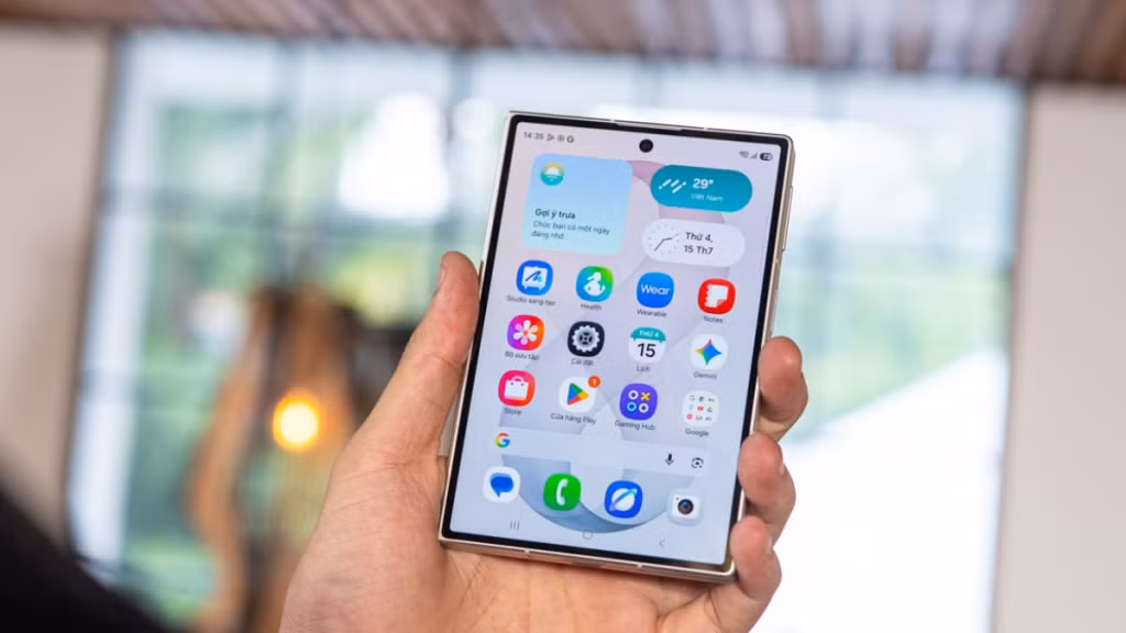 Đặt mua Fold 8 chính hãng tại CellphoneS